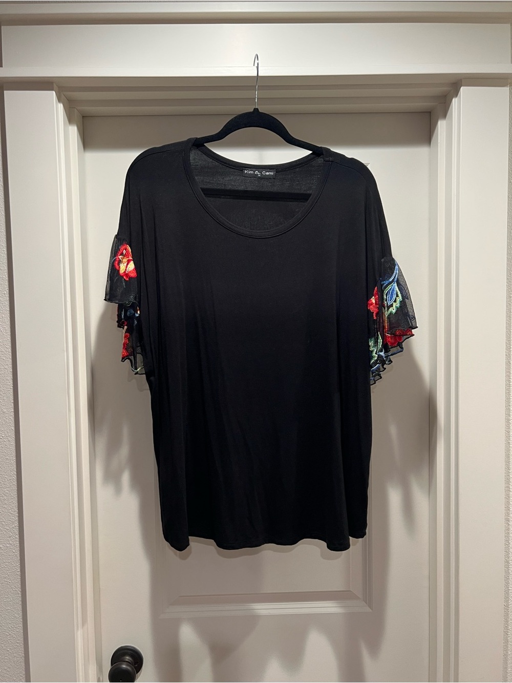 Kim & Cami Black Scoop Neck Top with Floral Ruffle Sleeves